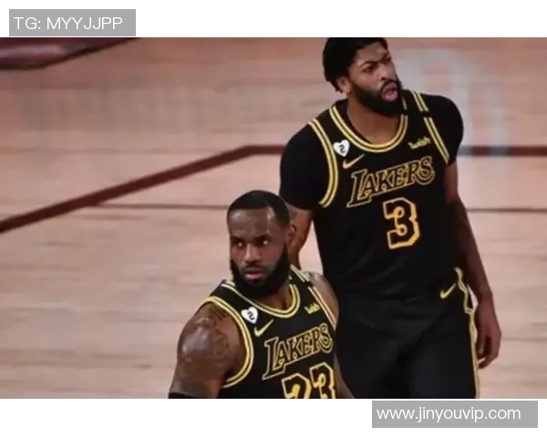 火箭与湖人季后赛第三场精彩对决比分揭晓,谁将晋级下一轮较量 火箭与湖人季后赛第三场精彩对决比分揭晓,谁将晋级下一轮较量